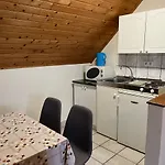 Ibolya Vendeghaz Kehidakustány