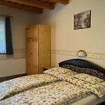 Ibolya Vendeghaz Apartmán Kehidakustány