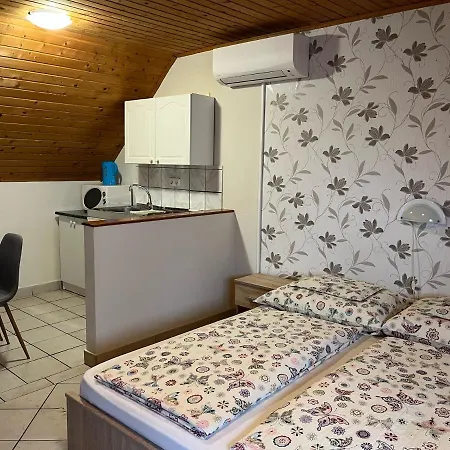 Apartament Ibolya Vendeghaz *