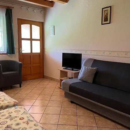 Apartment Ibolya Vendeghaz Kehidakustany