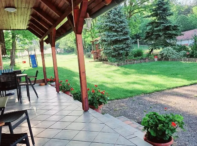 アパート Ibolya Vendeghaz ケヒダクスタニー