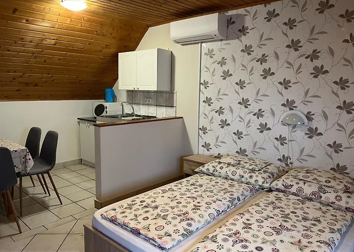 アパート Ibolya Vendeghaz *