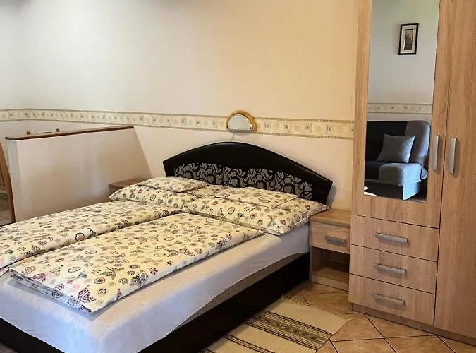 Apartment Ibolya Vendeghaz *
