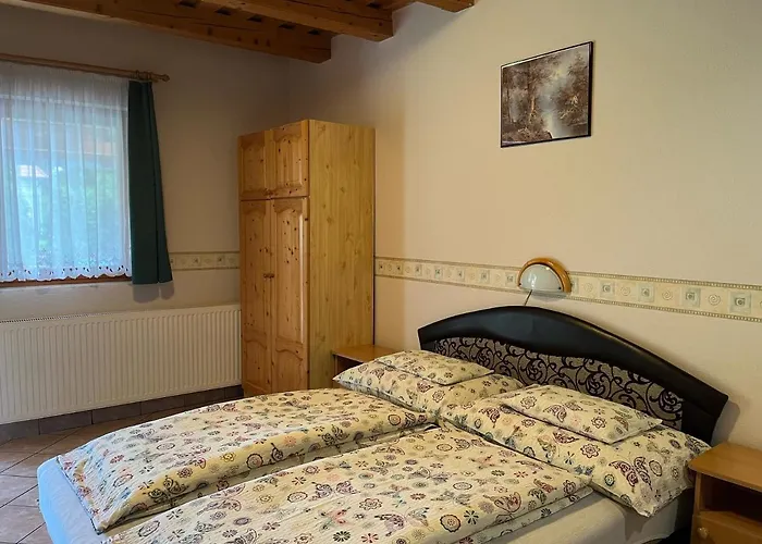 Ibolya Vendeghaz דירה Kehidakustány